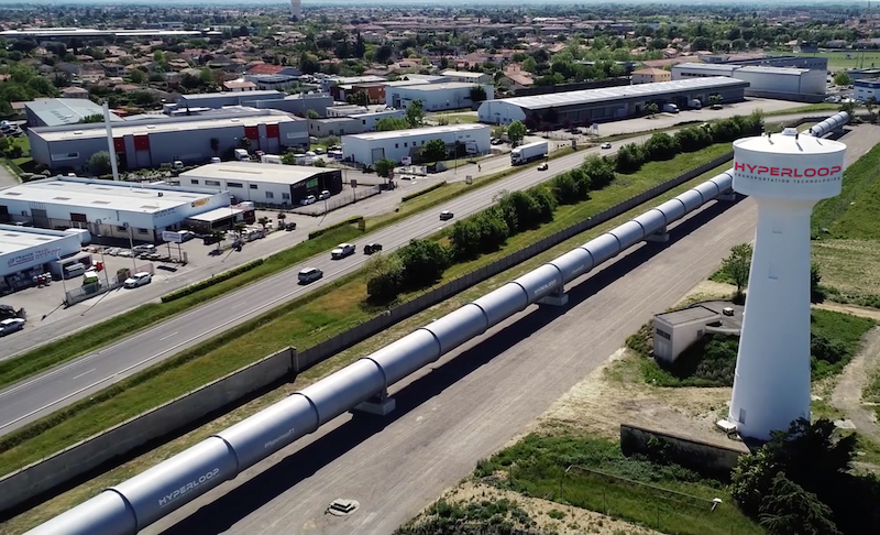 Hyperloop TT dévoile son système grandeur nature… Hyperloop TT dévoile son système grandeur nature…