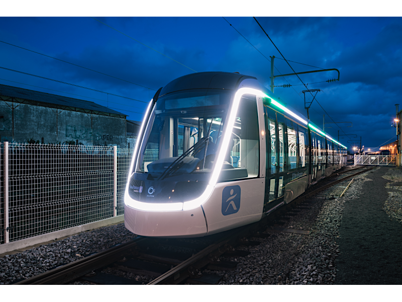 Première rame de tramway Citadis destinée à la ligne Tram T9, inaugurée à Orly ! Première rame de tramway Citadis destinée à la ligne Tram T9, inaugurée à Orly !