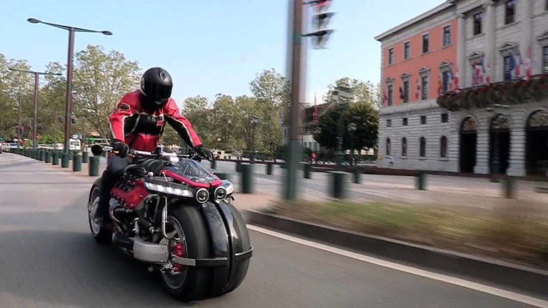 Deux motos volantes : Speeder aux États-Unis et Lazareth en France ! Deux motos volantes : Speeder aux États-Unis et Lazareth en France !